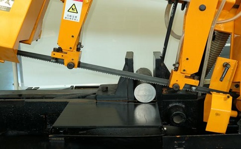 东城街道数控带锯床自动送料精度会出现偏差吗? 东城街道数控带锯床自动送料精度会出现偏差吗?