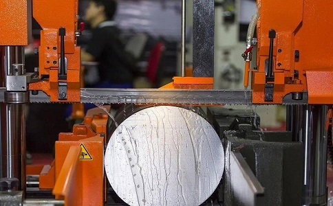 东城街道立式金属带锯床切削出现跑带故障解决方法! 东城街道立式金属带锯床切削出现跑带故障解决方法!